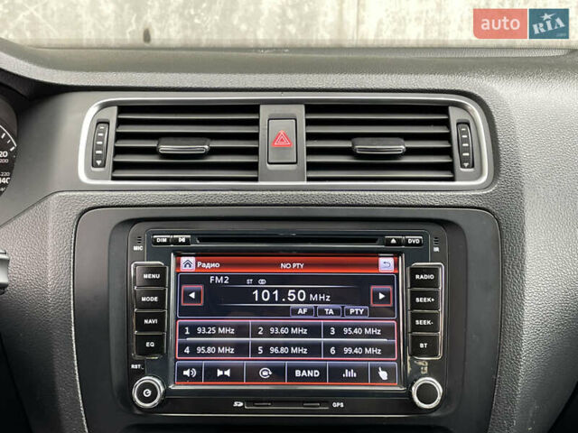 Серый Фольксваген Джетта, объемом двигателя 1.8 л и пробегом 225 тыс. км за 7290 $, фото 16 на Automoto.ua