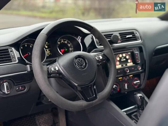 Сірий Фольксваген Джетта, об'ємом двигуна 1.8 л та пробігом 178 тис. км за 11000 $, фото 32 на Automoto.ua