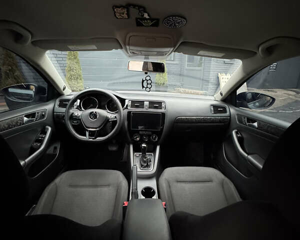 Серый Фольксваген Джетта, объемом двигателя 1.98 л и пробегом 188 тыс. км за 11500 $, фото 19 на Automoto.ua