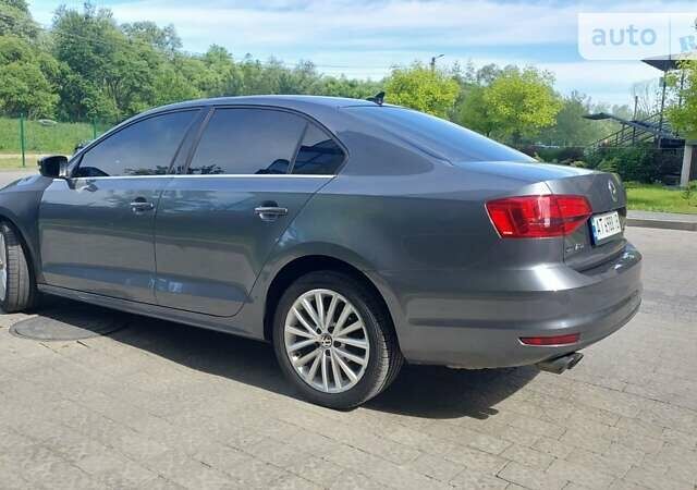 Серый Фольксваген Джетта, объемом двигателя 1.8 л и пробегом 131 тыс. км за 11500 $, фото 3 на Automoto.ua