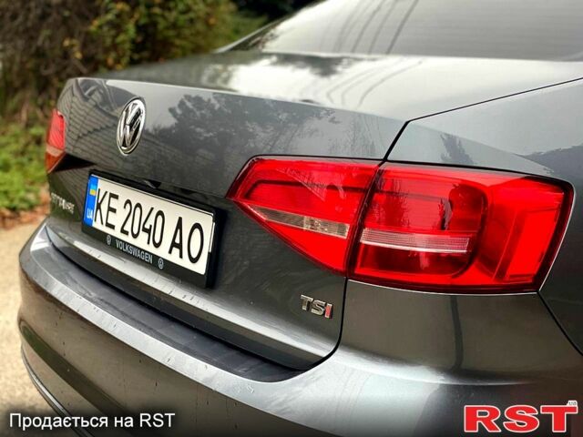 Серый Фольксваген Джетта, объемом двигателя 1.8 л и пробегом 119 тыс. км за 10000 $, фото 6 на Automoto.ua