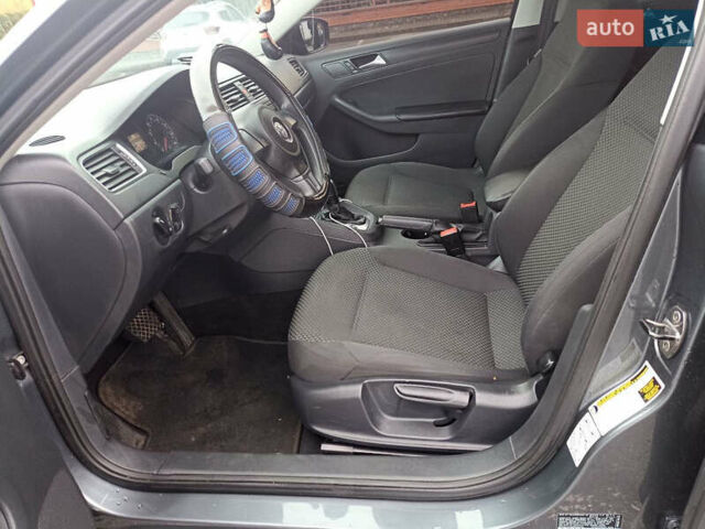 Серый Фольксваген Джетта, объемом двигателя 2 л и пробегом 107 тыс. км за 7500 $, фото 23 на Automoto.ua