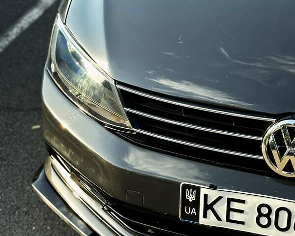 Серый Фольксваген Джетта, объемом двигателя 1.78 л и пробегом 161 тыс. км за 13500 $, фото 4 на Automoto.ua