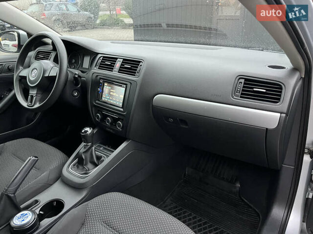 Серый Фольксваген Джетта, объемом двигателя 1.97 л и пробегом 127 тыс. км за 11999 $, фото 30 на Automoto.ua