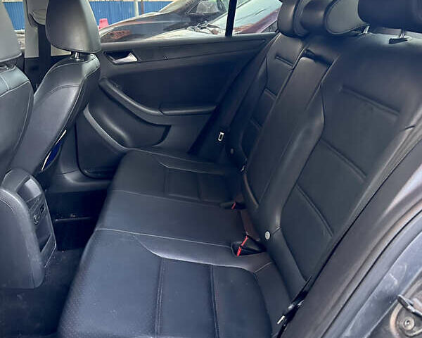 Серый Фольксваген Джетта, объемом двигателя 1.8 л и пробегом 154 тыс. км за 10000 $, фото 10 на Automoto.ua