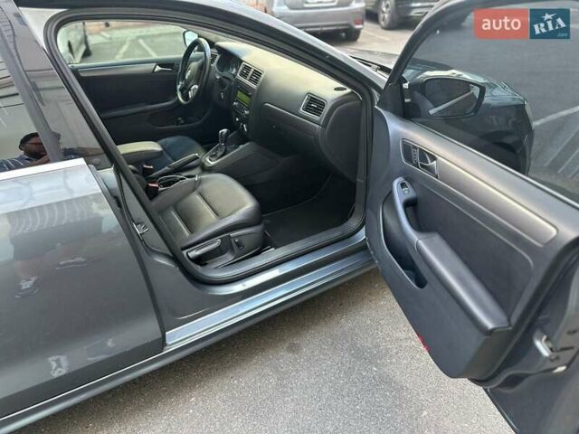 Сірий Фольксваген Джетта, об'ємом двигуна 1.97 л та пробігом 130 тис. км за 11499 $, фото 14 на Automoto.ua