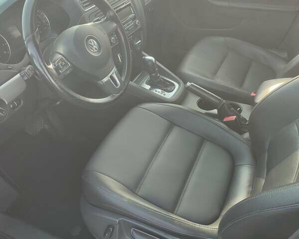 Серый Фольксваген Джетта, объемом двигателя 1.8 л и пробегом 165 тыс. км за 7700 $, фото 4 на Automoto.ua