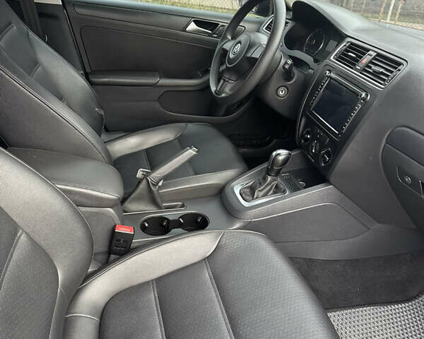 Сірий Фольксваген Джетта, об'ємом двигуна 1.8 л та пробігом 186 тис. км за 8600 $, фото 6 на Automoto.ua