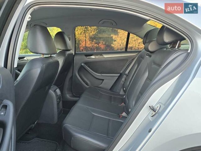 Серый Фольксваген Джетта, объемом двигателя 1.8 л и пробегом 172 тыс. км за 8799 $, фото 28 на Automoto.ua