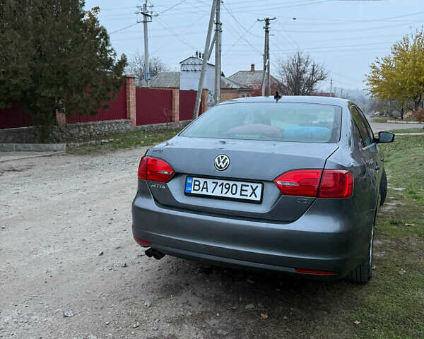 Серый Фольксваген Джетта, объемом двигателя 1.8 л и пробегом 197 тыс. км за 8000 $, фото 2 на Automoto.ua
