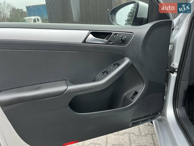 Серый Фольксваген Джетта, объемом двигателя 1.97 л и пробегом 127 тыс. км за 11999 $, фото 19 на Automoto.ua