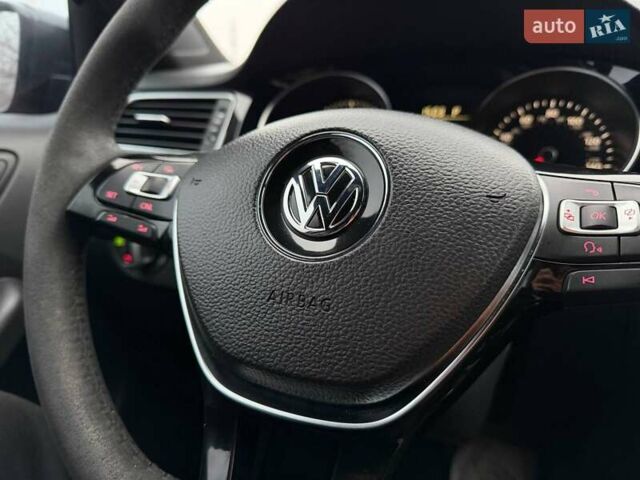 Сірий Фольксваген Джетта, об'ємом двигуна 1.8 л та пробігом 178 тис. км за 11000 $, фото 39 на Automoto.ua