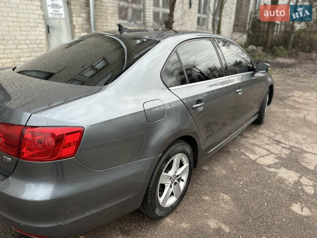 Серый Фольксваген Джетта, объемом двигателя 1.97 л и пробегом 260 тыс. км за 11000 $, фото 6 на Automoto.ua