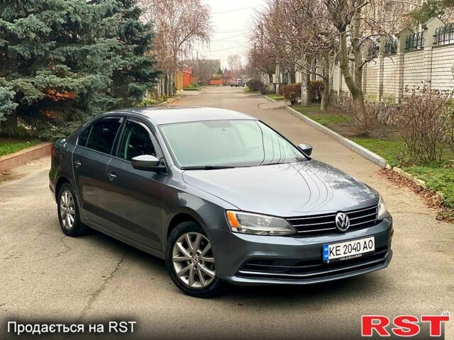 Серый Фольксваген Джетта, объемом двигателя 1.8 л и пробегом 119 тыс. км за 10000 $, фото 1 на Automoto.ua