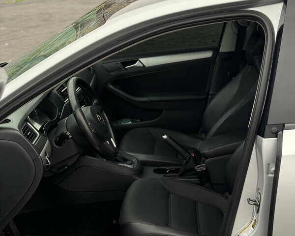 Серый Фольксваген Джетта, объемом двигателя 1.8 л и пробегом 243 тыс. км за 7999 $, фото 10 на Automoto.ua