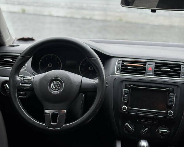 Серый Фольксваген Джетта, объемом двигателя 1.8 л и пробегом 243 тыс. км за 7999 $, фото 15 на Automoto.ua