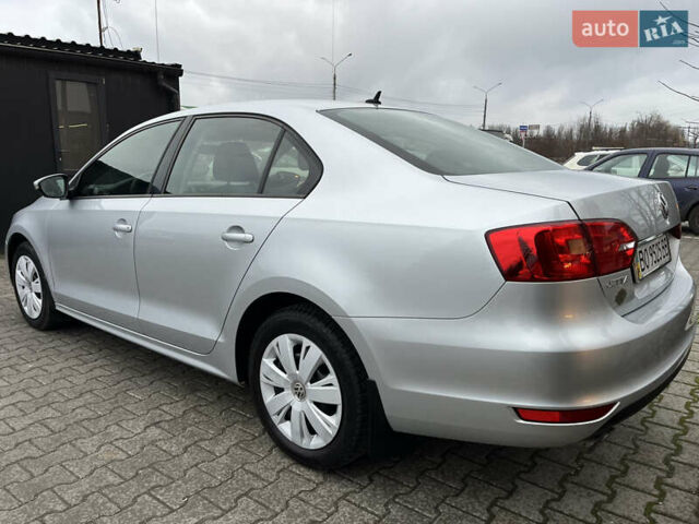 Серый Фольксваген Джетта, объемом двигателя 1.97 л и пробегом 127 тыс. км за 11999 $, фото 2 на Automoto.ua