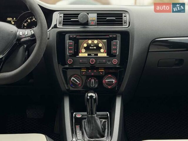 Сірий Фольксваген Джетта, об'ємом двигуна 1.8 л та пробігом 178 тис. км за 11000 $, фото 53 на Automoto.ua