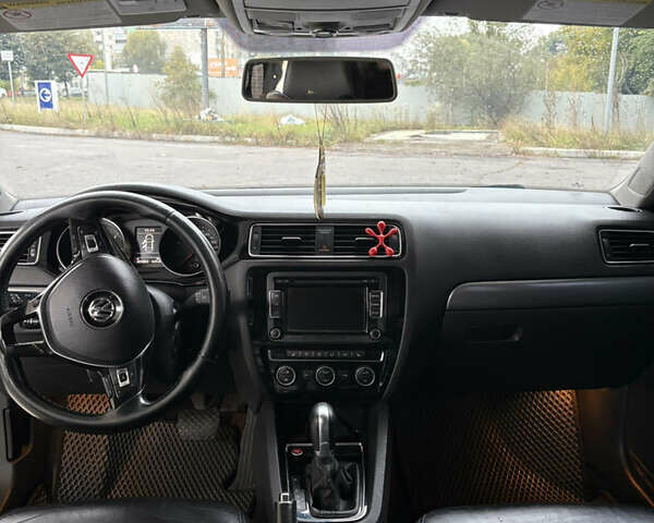 Серый Фольксваген Джетта, объемом двигателя 2 л и пробегом 202 тыс. км за 12500 $, фото 9 на Automoto.ua