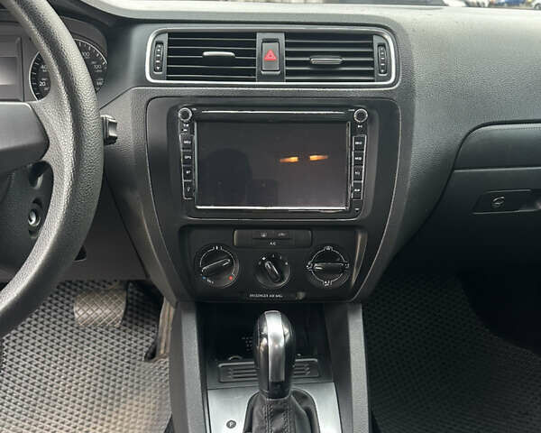 Сірий Фольксваген Джетта, об'ємом двигуна 1.8 л та пробігом 186 тис. км за 8600 $, фото 9 на Automoto.ua