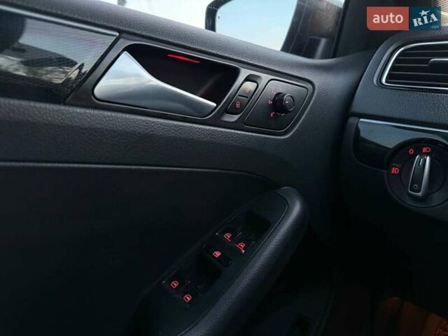 Серый Фольксваген Джетта, объемом двигателя 1.78 л и пробегом 161 тыс. км за 13500 $, фото 16 на Automoto.ua