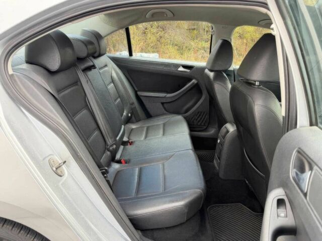 Сірий Фольксваген Джетта, об'ємом двигуна 1.8 л та пробігом 82 тис. км за 7500 $, фото 9 на Automoto.ua