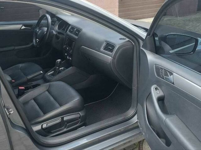 Сірий Фольксваген Джетта, об'ємом двигуна 1.8 л та пробігом 135 тис. км за 11700 $, фото 14 на Automoto.ua