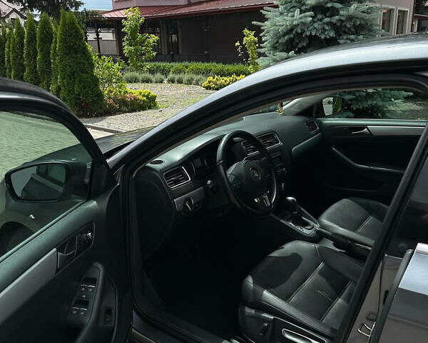 Сірий Фольксваген Джетта, об'ємом двигуна 1.8 л та пробігом 146 тис. км за 9300 $, фото 6 на Automoto.ua