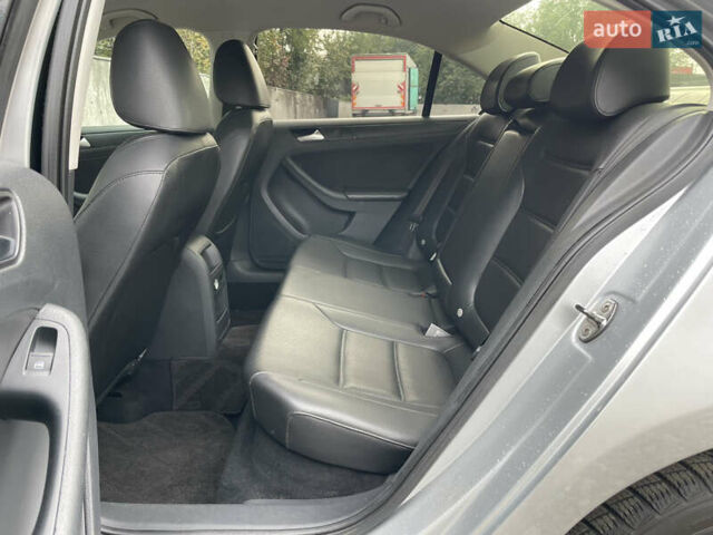 Серый Фольксваген Джетта, объемом двигателя 1.8 л и пробегом 225 тыс. км за 7290 $, фото 24 на Automoto.ua