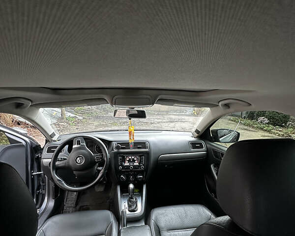 Серый Фольксваген Джетта, объемом двигателя 1.97 л и пробегом 260 тыс. км за 11000 $, фото 33 на Automoto.ua