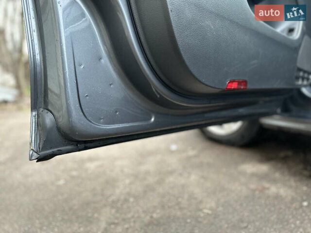 Серый Фольксваген Джетта, объемом двигателя 1.97 л и пробегом 260 тыс. км за 11000 $, фото 21 на Automoto.ua