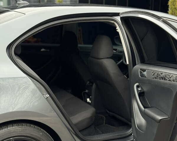 Серый Фольксваген Джетта, объемом двигателя 1.98 л и пробегом 188 тыс. км за 11500 $, фото 44 на Automoto.ua