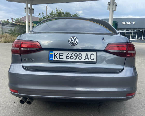 Сірий Фольксваген Джетта, об'ємом двигуна 2 л та пробігом 198 тис. км за 6999 $, фото 4 на Automoto.ua