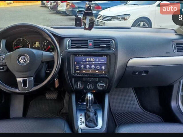 Серый Фольксваген Джетта, объемом двигателя 1.8 л и пробегом 200 тыс. км за 8100 $, фото 5 на Automoto.ua