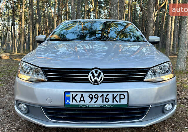 Серый Фольксваген Джетта, объемом двигателя 1.97 л и пробегом 230 тыс. км за 9900 $, фото 5 на Automoto.ua