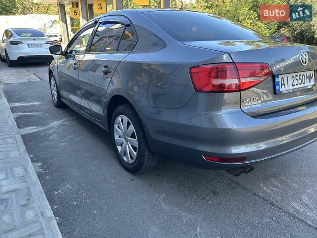 Сірий Фольксваген Джетта, об'ємом двигуна 2 л та пробігом 175 тис. км за 8900 $, фото 5 на Automoto.ua