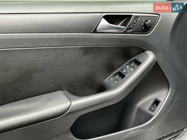 Серый Фольксваген Джетта, объемом двигателя 1.8 л и пробегом 225 тыс. км за 7290 $, фото 10 на Automoto.ua