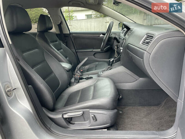 Серый Фольксваген Джетта, объемом двигателя 1.8 л и пробегом 225 тыс. км за 7290 $, фото 26 на Automoto.ua