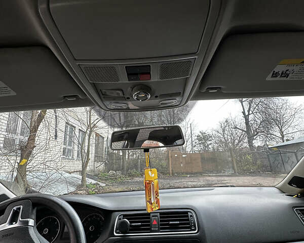 Серый Фольксваген Джетта, объемом двигателя 1.97 л и пробегом 260 тыс. км за 11000 $, фото 32 на Automoto.ua