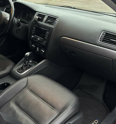 Сірий Фольксваген Джетта, об'ємом двигуна 1.97 л та пробігом 230 тис. км за 10800 $, фото 16 на Automoto.ua