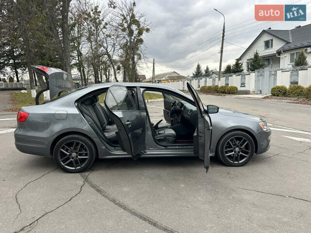 Серый Фольксваген Джетта, объемом двигателя 1.8 л и пробегом 228 тыс. км за 6999 $, фото 40 на Automoto.ua