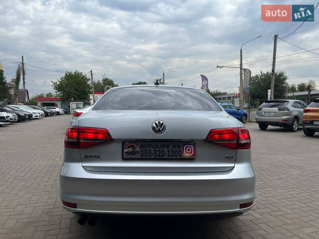 Сірий Фольксваген Джетта, об'ємом двигуна 2 л та пробігом 272 тис. км за 9900 $, фото 6 на Automoto.ua