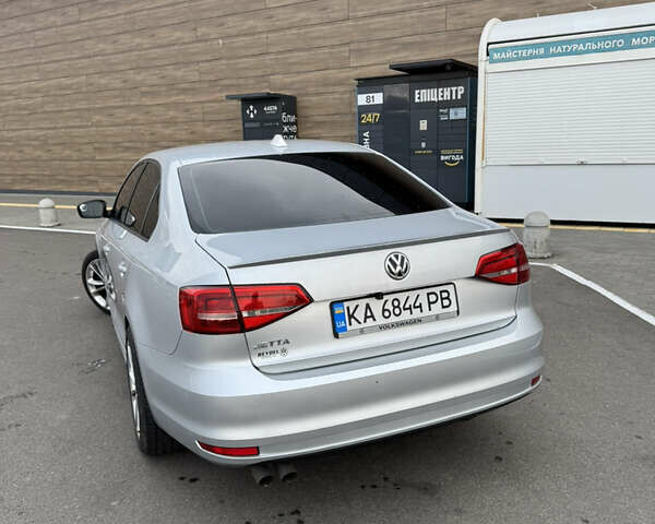Фольксваген Джетта 2014 в Киеве на Automoto.ua Серый Фольксваген Джетта, объемом двигателя 1.98 л и пробегом 195 тыс. км за 8800 $, фото 5 на Automoto.ua