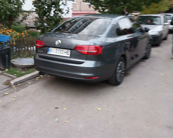 Фольксваген Джетта 2014 в Киеве на Automoto.ua Серый Фольксваген Джетта, объемом двигателя 1.98 л и пробегом 140 тыс. км за 8800 $, фото 1 на Automoto.ua