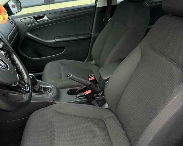 Сірий Фольксваген Джетта, об'ємом двигуна 1.98 л та пробігом 229 тис. км за 8450 $, фото 9 на Automoto.ua