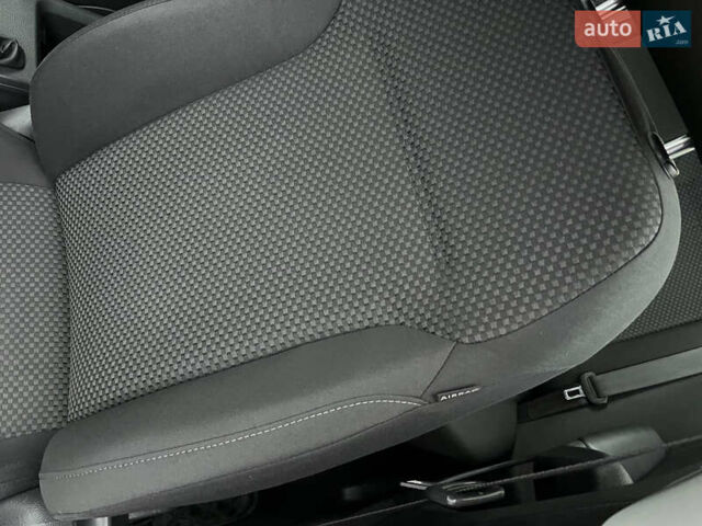 Серый Фольксваген Джетта, объемом двигателя 1.97 л и пробегом 127 тыс. км за 11999 $, фото 13 на Automoto.ua