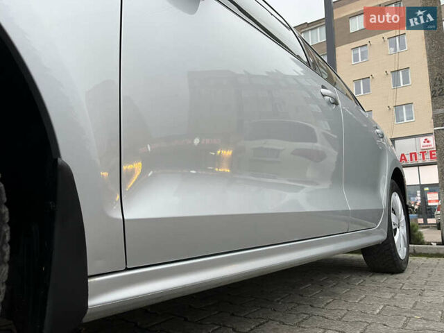 Серый Фольксваген Джетта, объемом двигателя 2 л и пробегом 127 тыс. км за 11900 $, фото 10 на Automoto.ua