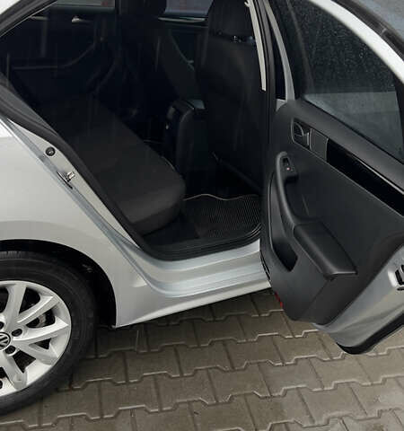 Серый Фольксваген Джетта, объемом двигателя 1.8 л и пробегом 169 тыс. км за 8900 $, фото 16 на Automoto.ua