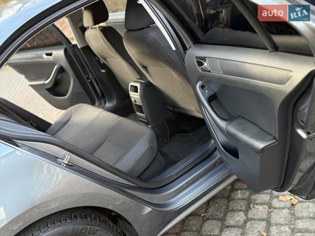 Серый Фольксваген Джетта, объемом двигателя 1.4 л и пробегом 100 тыс. км за 9200 $, фото 109 на Automoto.ua