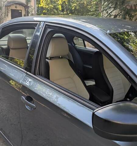 Серый Фольксваген Джетта, объемом двигателя 1.8 л и пробегом 126 тыс. км за 12500 $, фото 7 на Automoto.ua